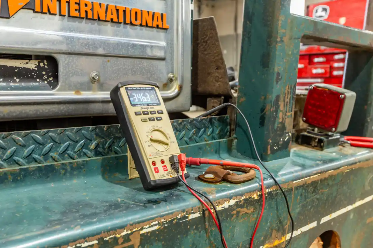 How to Diagnose & Repair Electrical Issues in Heavy-Duty Trucks